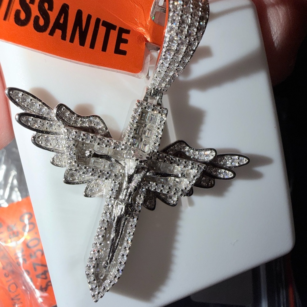 MOISSANITE
925 SILVER 3.00CTW
$1000.00